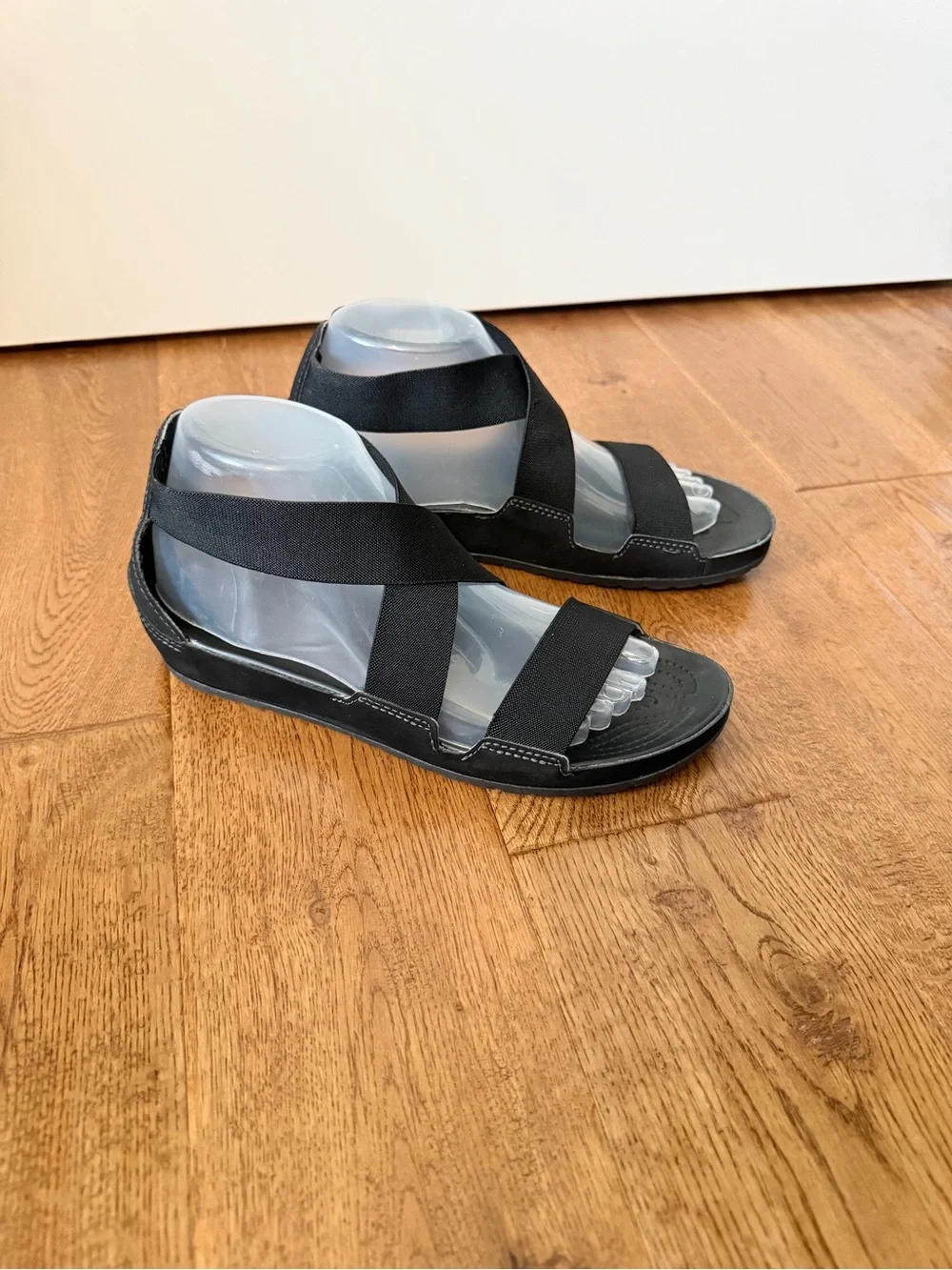 Crocs Anna Gladiator Sandals Women’s Size 8 Black Stretchy Straps Comfort EUC